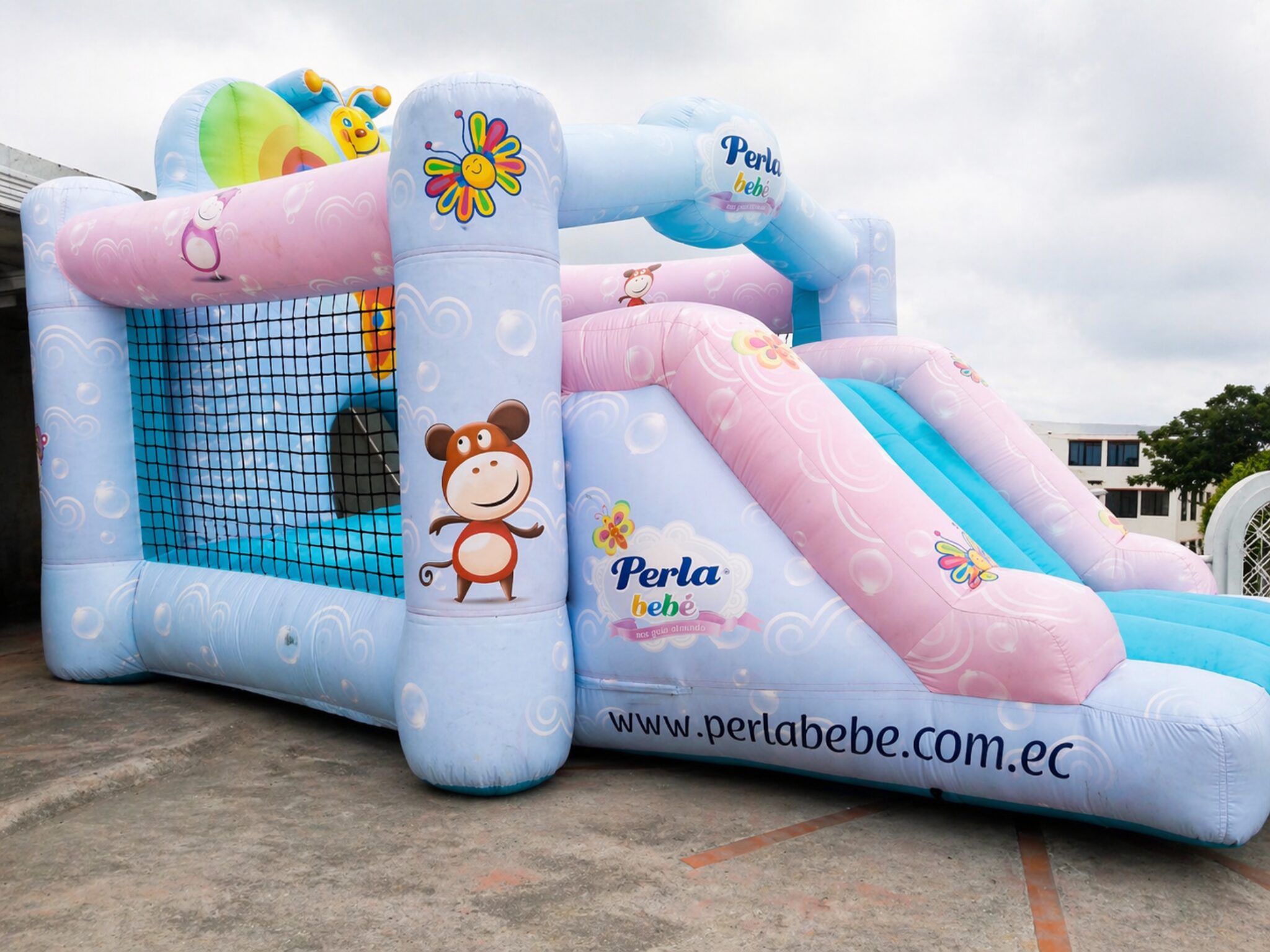 Inflable recreativo con resbaladera Perla Bebé